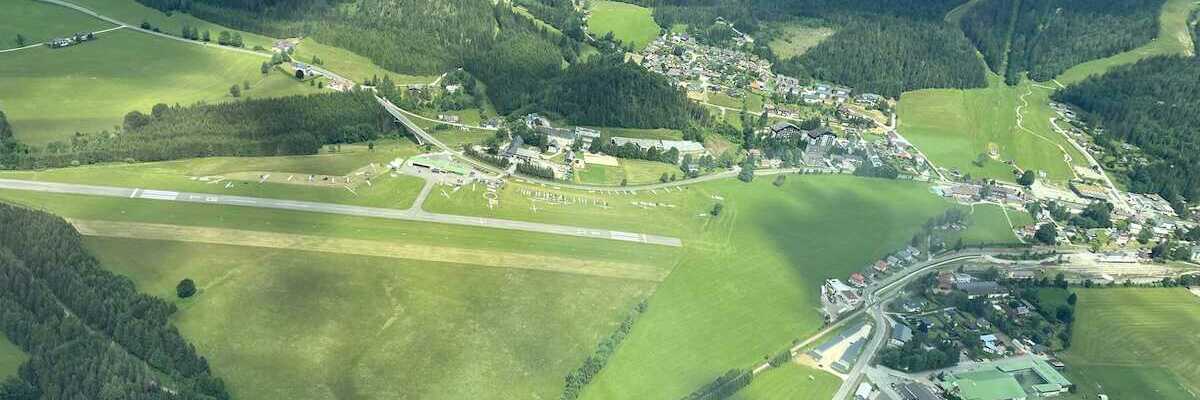 Flugwegposition um 12:45:00: Aufgenommen in der Nähe von St. Sebastian, Österreich in 1282 Meter